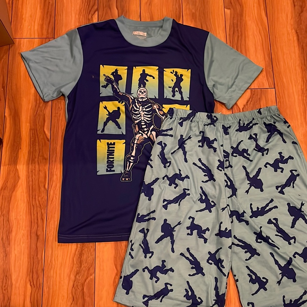 NWOT Boys XL 14-16 Fortnite set